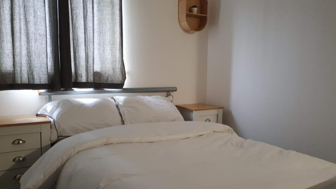 Spacious London Apartment 5 Min Walk To Leytonstone Underground Station And 5 Stops To Zone 1 Exteriér fotografie