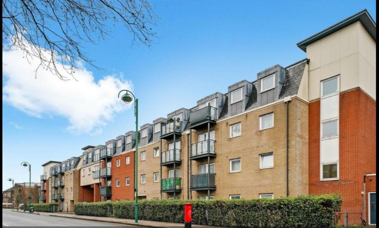 Spacious London Apartment 5 Min Walk To Leytonstone Underground Station And 5 Stops To Zone 1 Exteriér fotografie