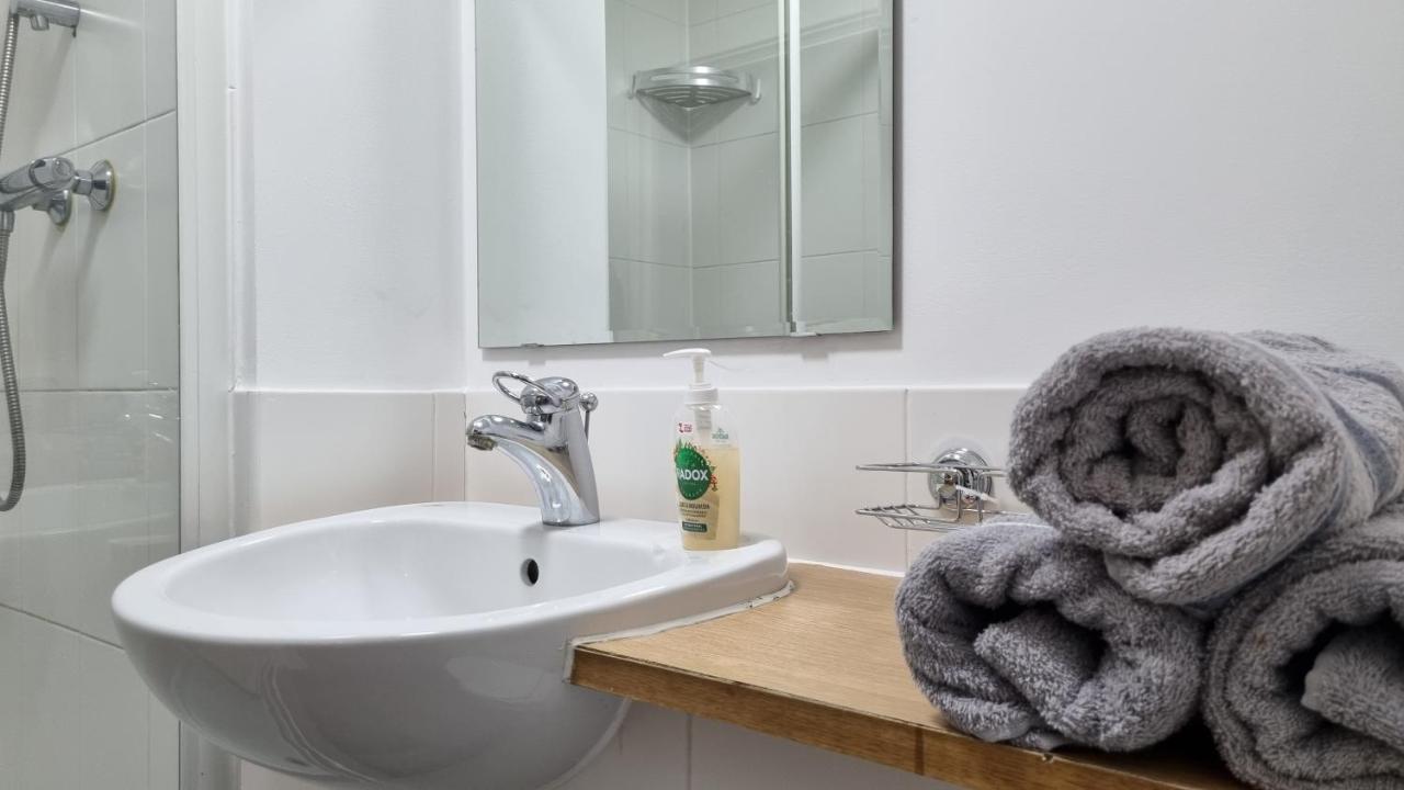 Spacious London Apartment 5 Min Walk To Leytonstone Underground Station And 5 Stops To Zone 1 Exteriér fotografie