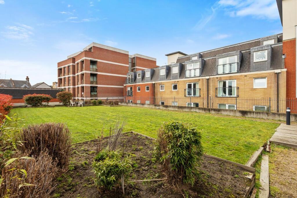 Spacious London Apartment 5 Min Walk To Leytonstone Underground Station And 5 Stops To Zone 1 Exteriér fotografie
